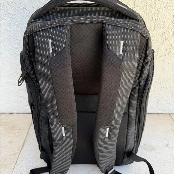 Thule Black Men's Backpack - Picture 3 of 8